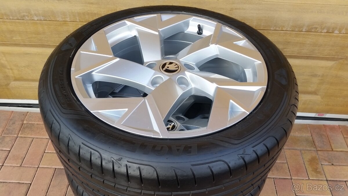 NOVÁ letní sada ŠKODA SUPERB 3 4 5x112 R18 také Passat B8 9 - 15
