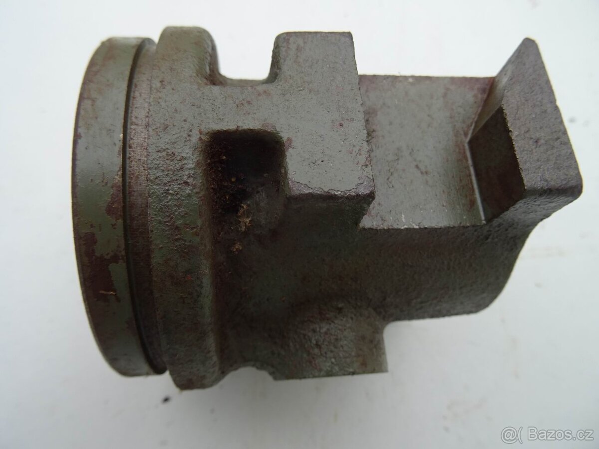 Díly na traktor Zetor . - 15