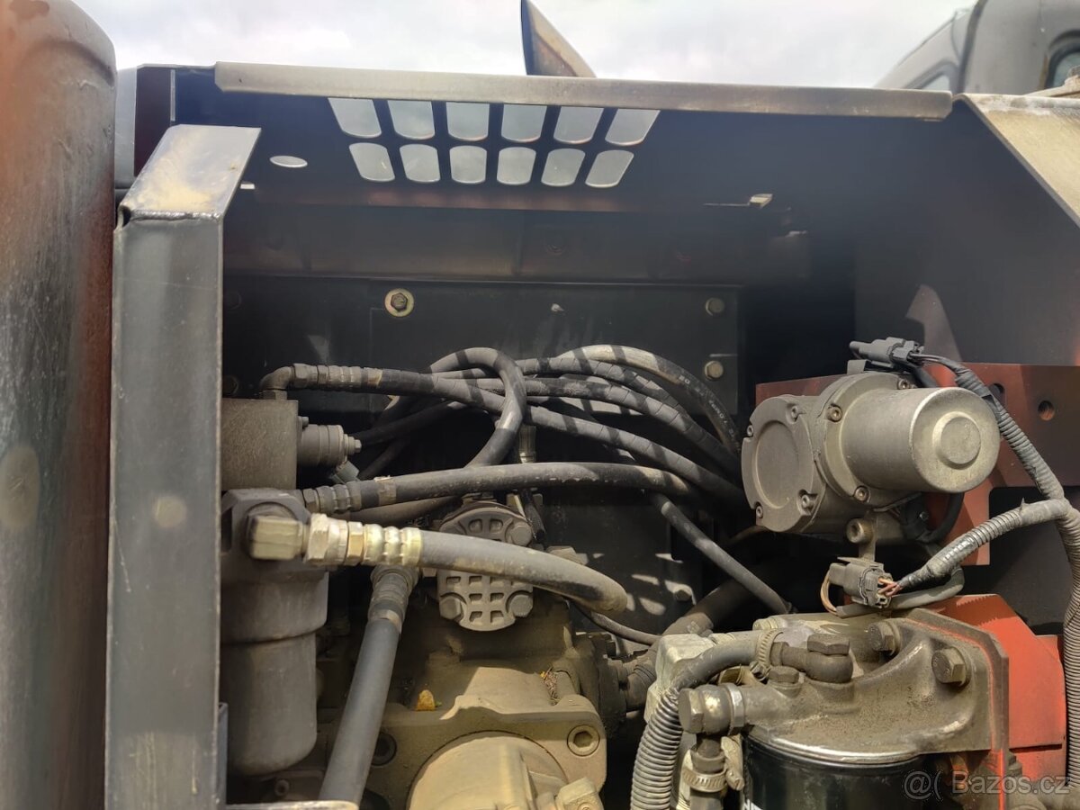 Kolový otočný bagr HITACHI ZX 160W - 15