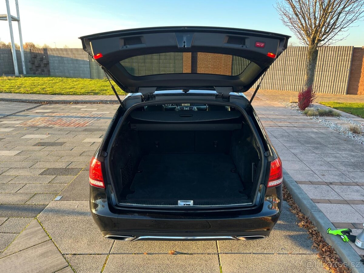 Mercedes-Benz Třídy E, Mercedes-Benz Třídy E, 250 GCI - 15