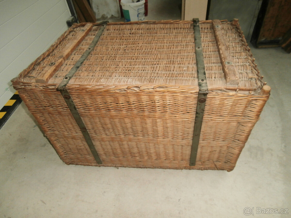 Proutěný kufr starý za 500 kč - 15