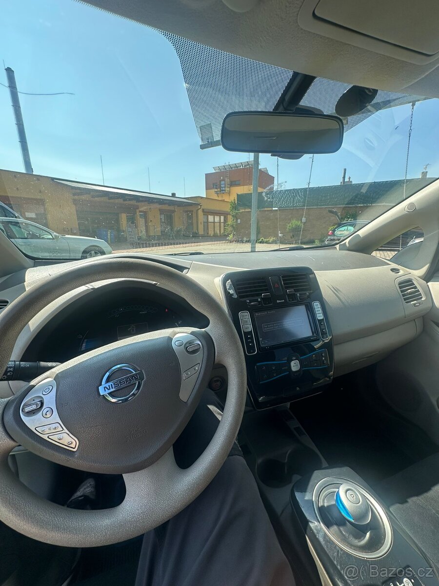 Nissan Leaf - 15