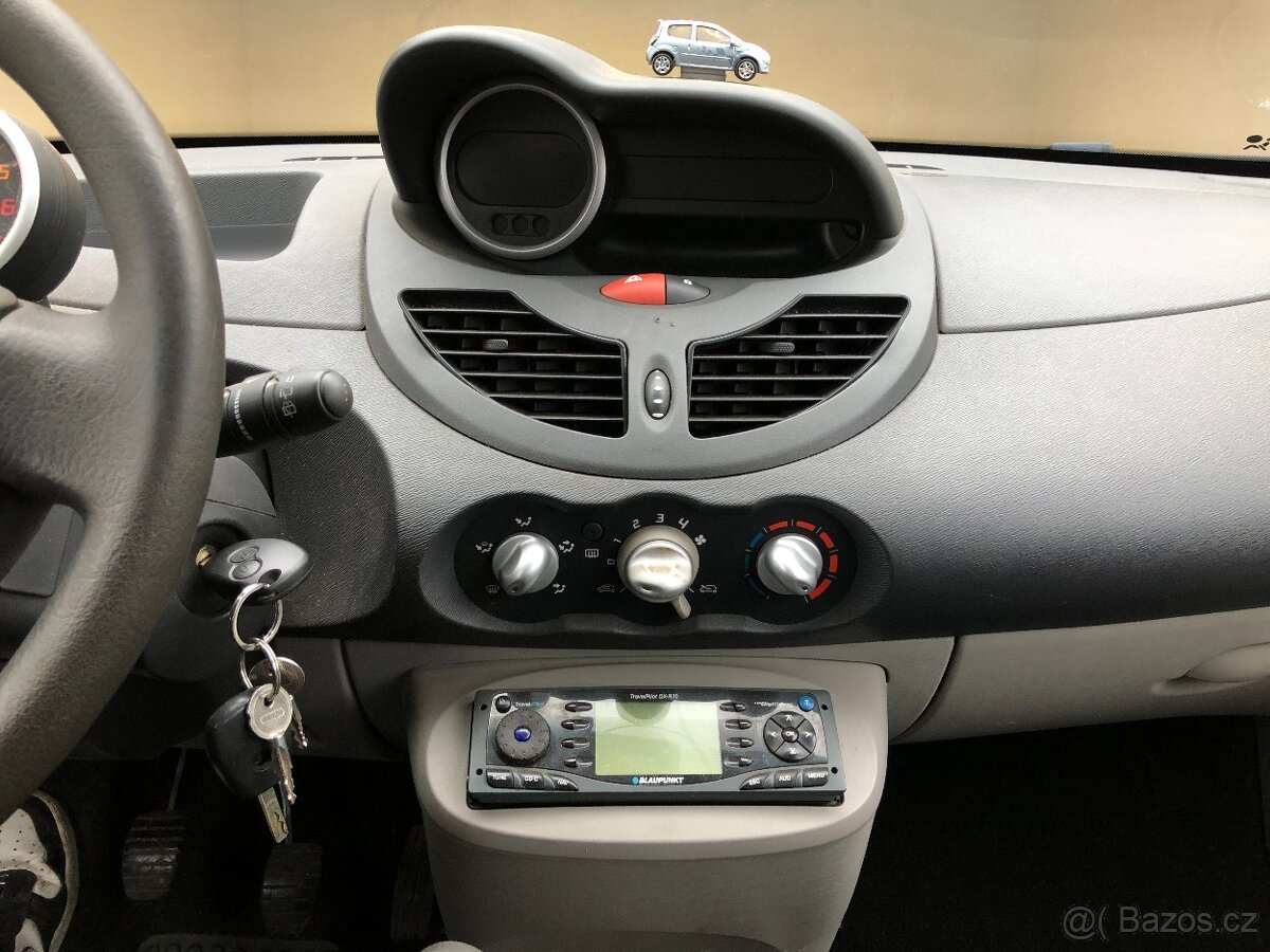 RENAULT TWINGO 1.2 16V - 15