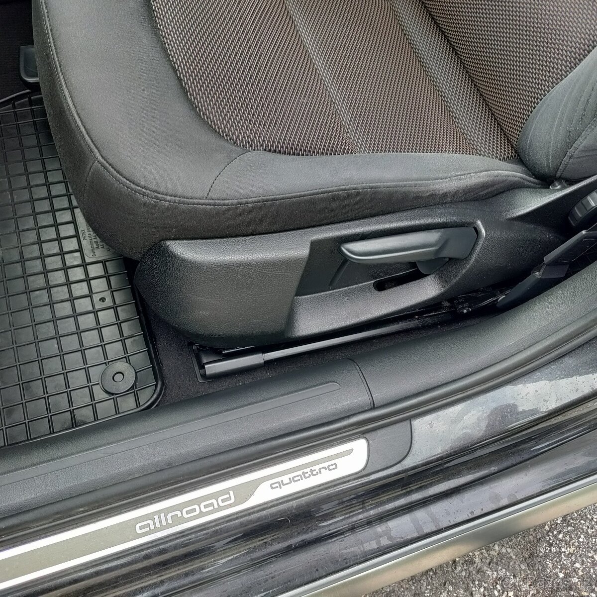 Audi A4 allroad, KRÁSNÁ,4X4,PLNÝ SERVIS,1MAJ46L - 15