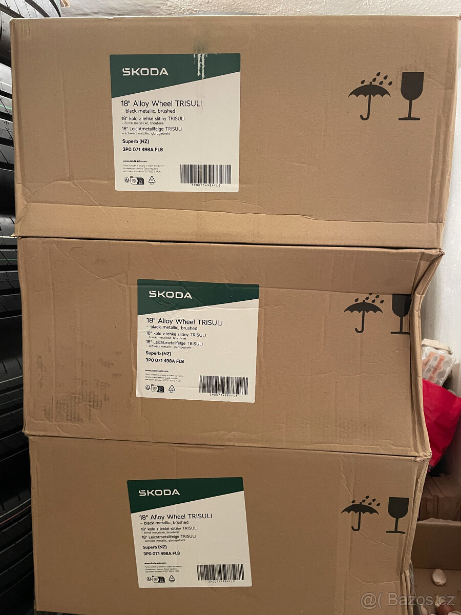 ŠKODA SUPERB 4 NOVÉ ALU TRISULI BLACK 8x18 ET44 - 15