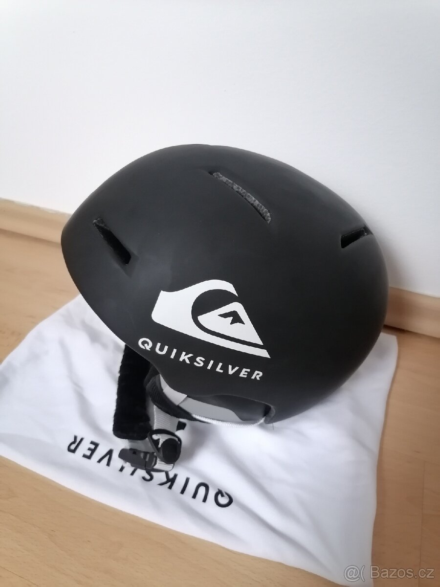 Snowboard Burton, SNB boty, Quiksilver helma - 15