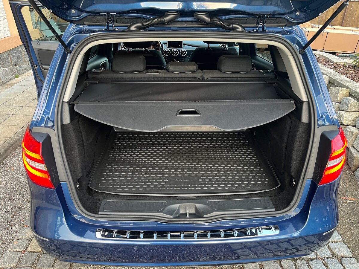 Mercedes Benz B180 - 15