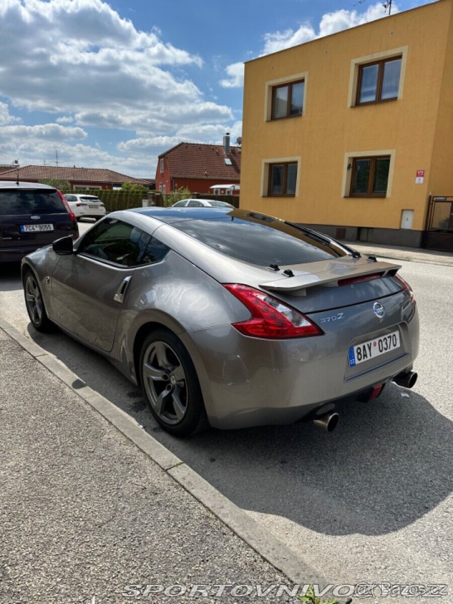 Nissan 370z - 15
