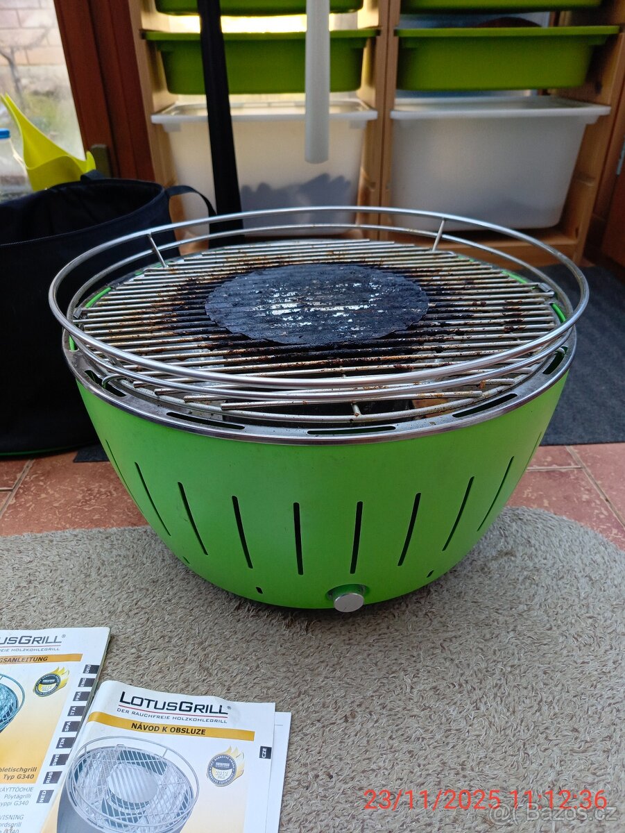 Gril (bez kouře) na dřevěné uhlí. - 15
