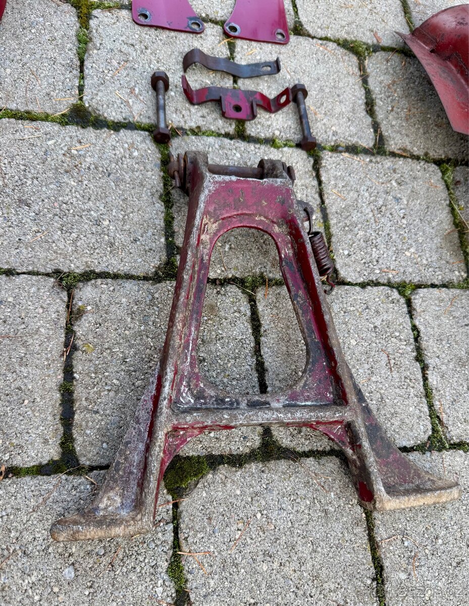 Jawa ČZ 250 350 kyvacka - dily - 15