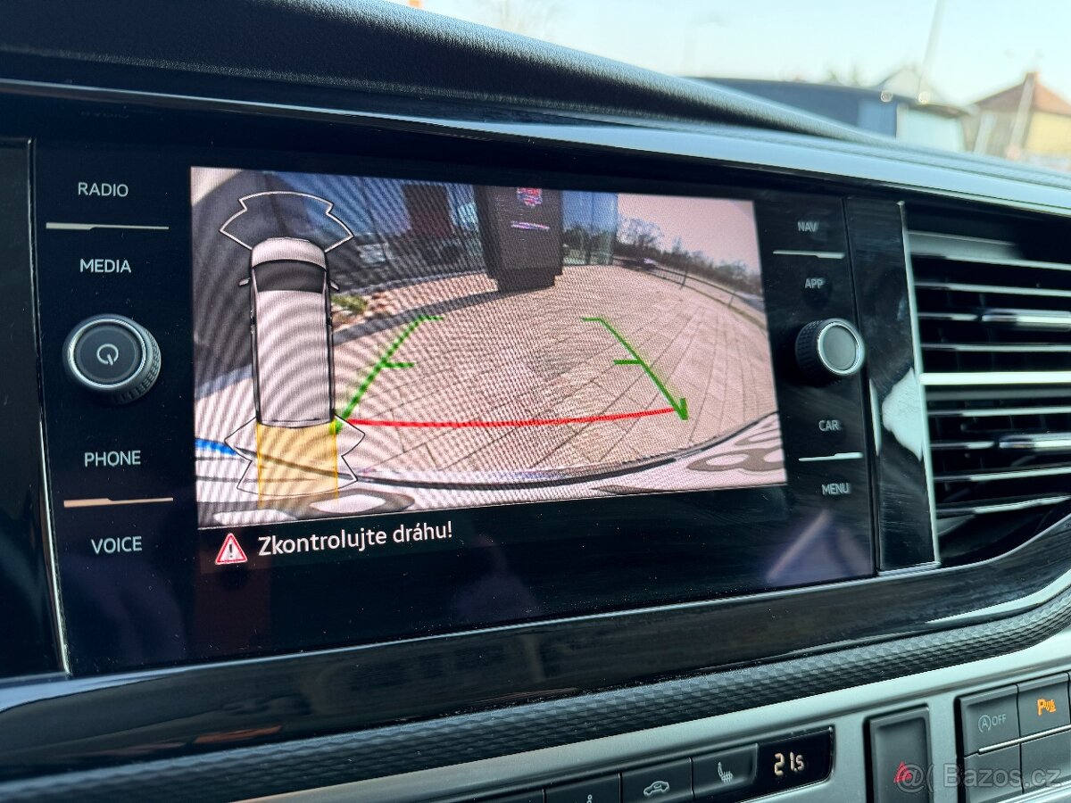 VW Multivan 6.1 Comfortline 2,0TDI 110kW DSG - KR - 15