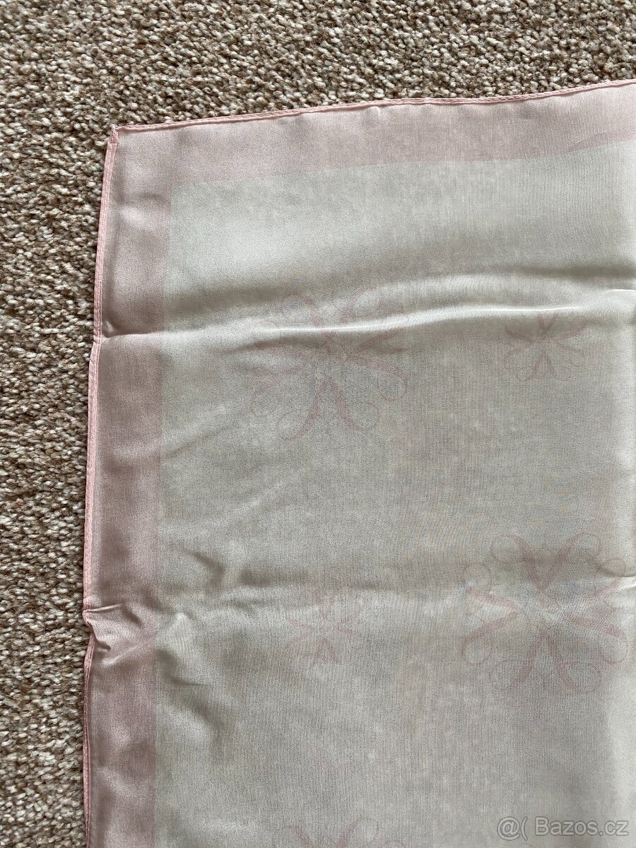 Nový dámský šátek Avon z hedvábí - decentní vzor, orig. bal. - 15