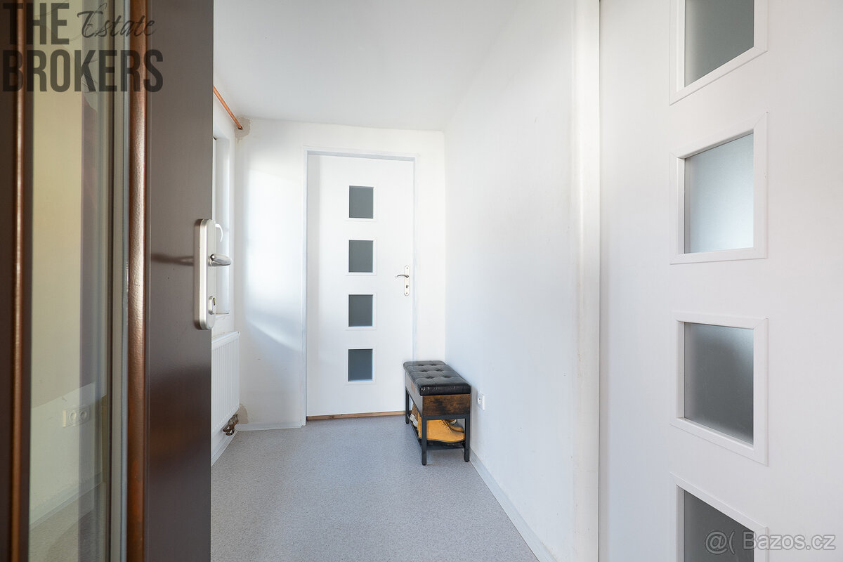 Prodej rodinného domu 4+1-170m2, garáž, pozemek 672m2 - 15