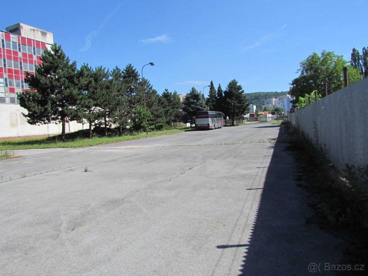 Menší areál na predaj - 15