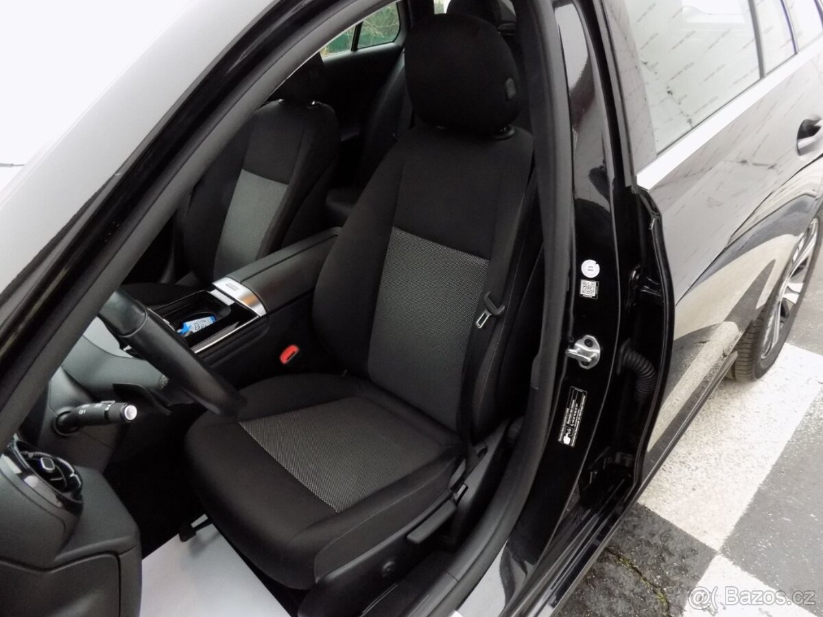 Mercedes-Benz Třídy C C 200d/NAVI/LED-Performance/ - 15