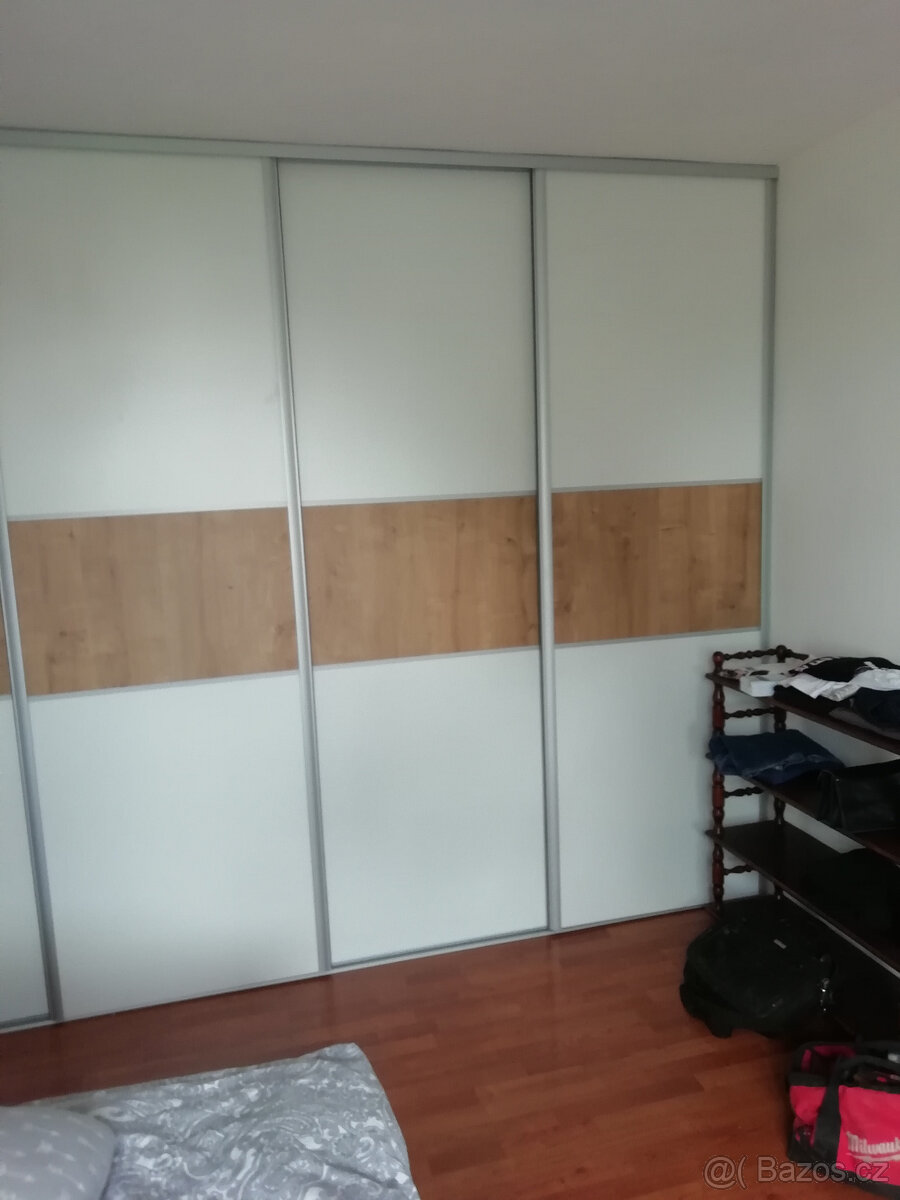 Vestavěné skříně všech rozměrů - 15