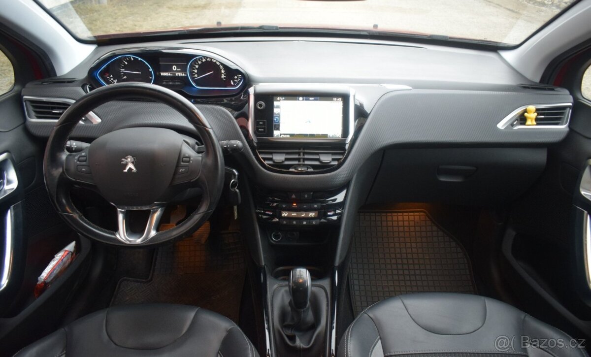 Peugeot 2008 1.2 PureTech ALLURE/VÝBAVA/MAN - 15