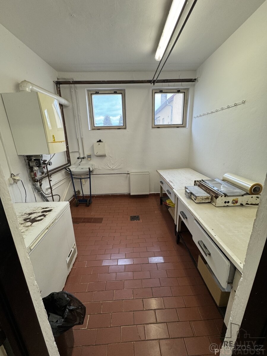 Prodej komerčního skladu - 15