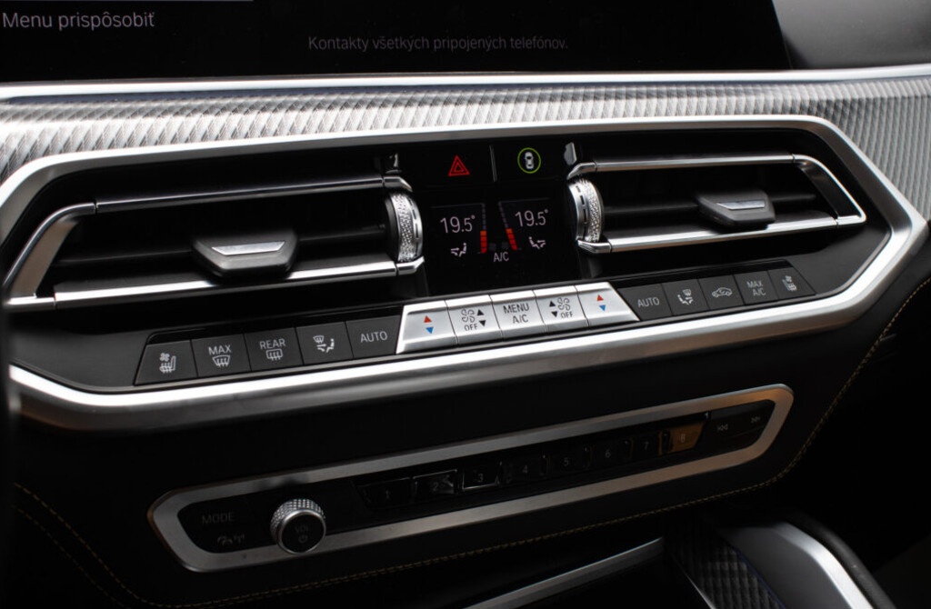 BMW X6 M Competition z roku 2021 - 15