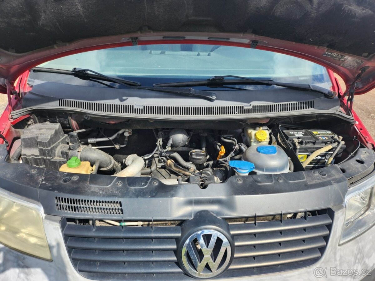 Volkswagen Transporter 2.5 TDI 6 míst - 15