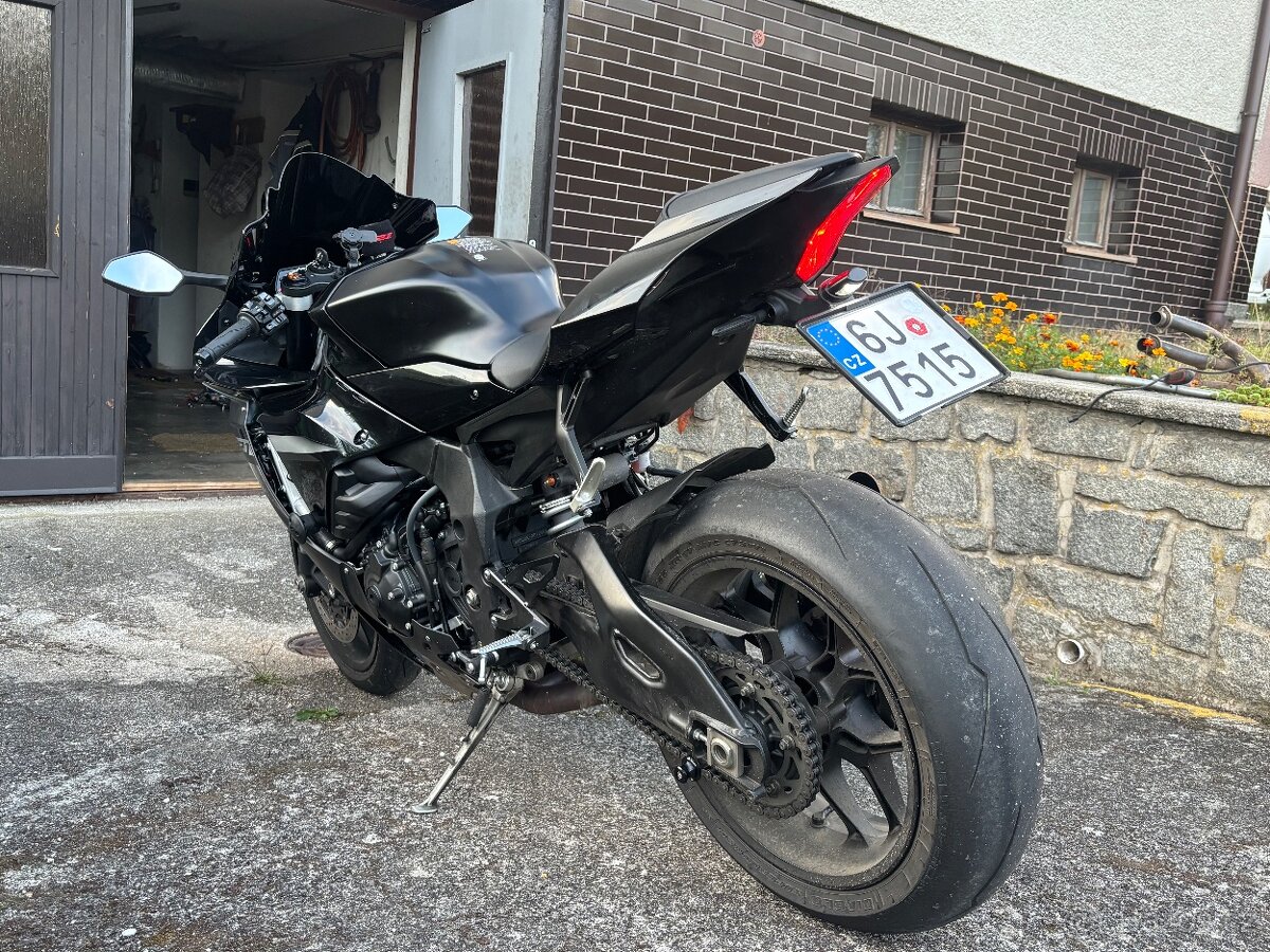 Yamaha R1 2018 najeto 3600 km - 15