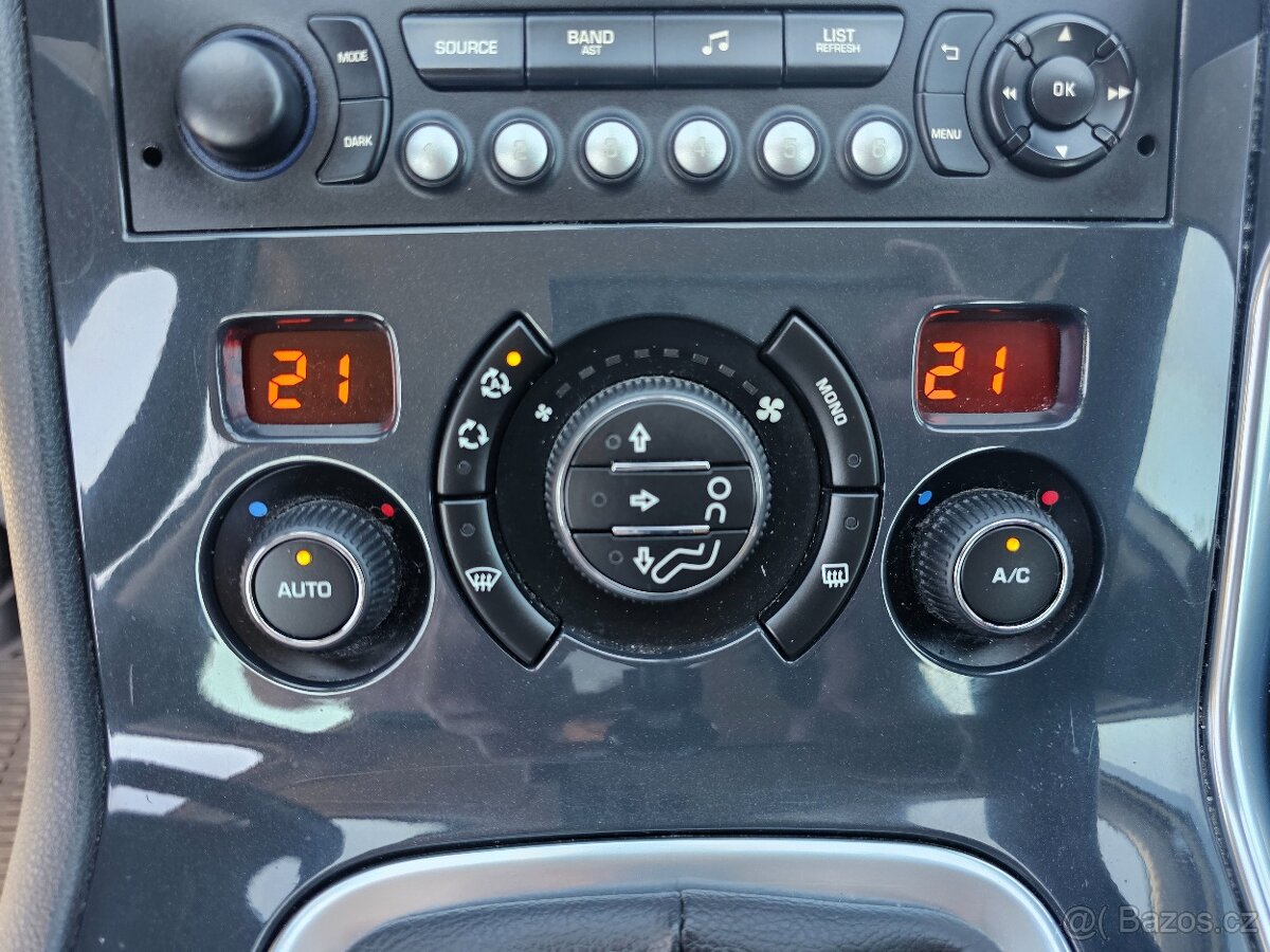 PEUGEOT 3008 2016 1.2 E-THP 96kW,VÝHŘEVY,TEMPOMAT,PARK.SENZ - 15