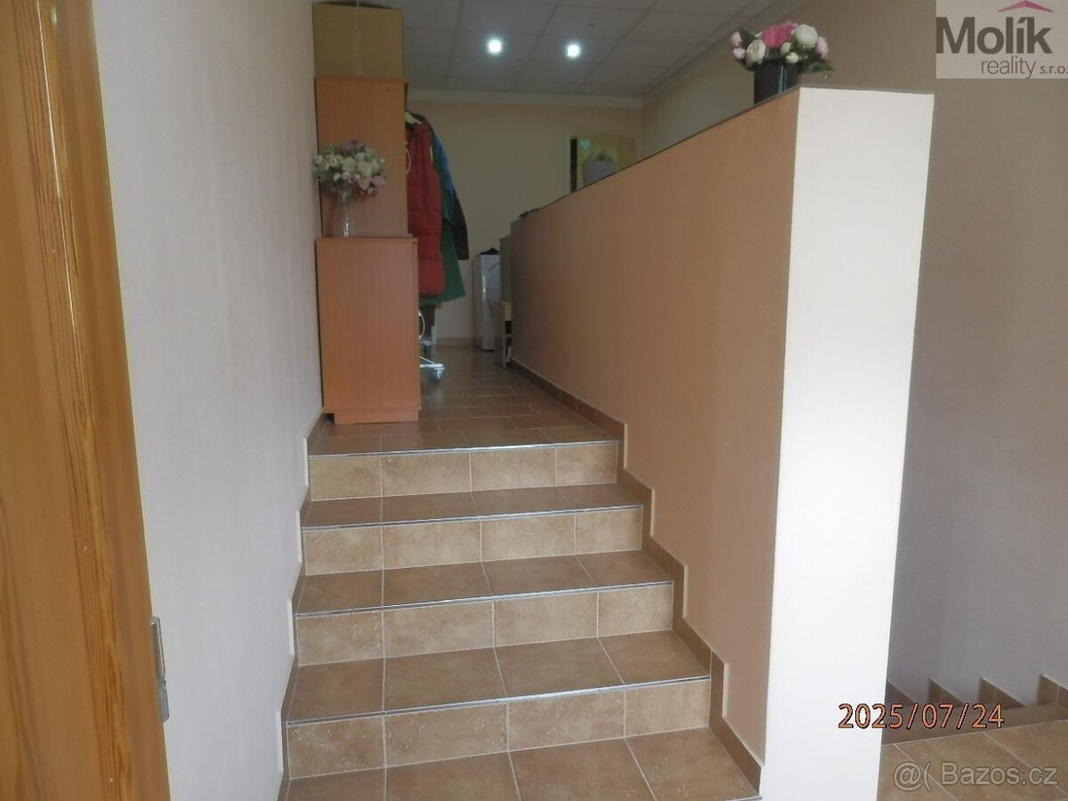 Dům s komerčními prostory a zahradou, Vysoká Pec - 15