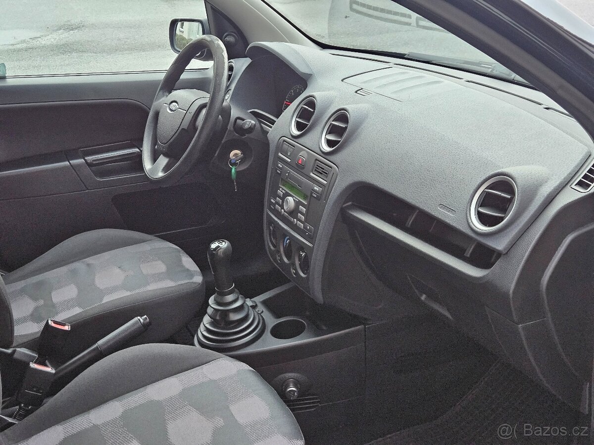 Ford Fusion 1.25i 55 kW, 1. maj, nová STK, bez koroze, klima - 15