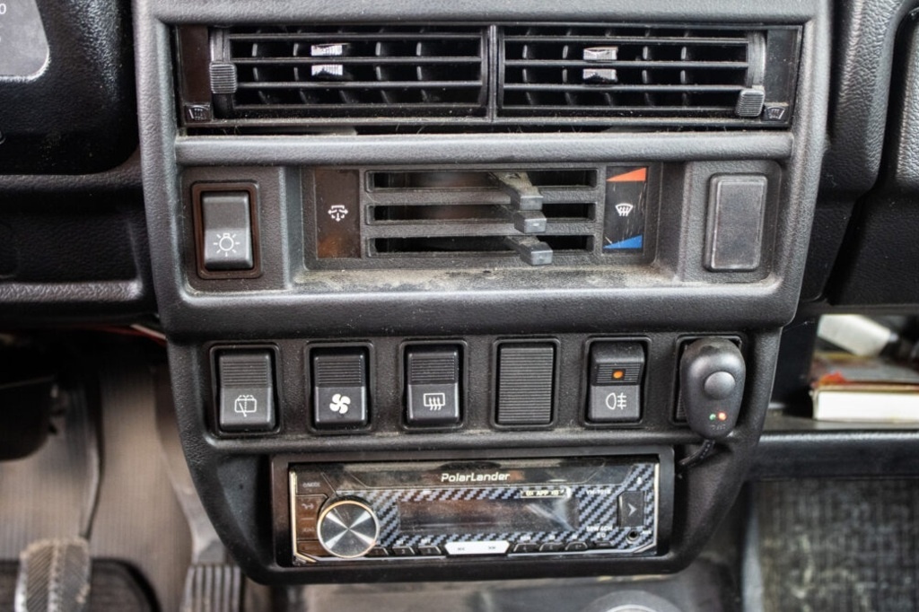 Lada Niva 61kW (2015) - 15