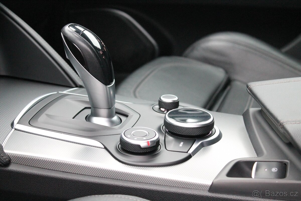 Alfa Romeo Stelvio 2.2JTD 154kW¨Q4¨ACC¨KEYLESS¨KAMERA - 15