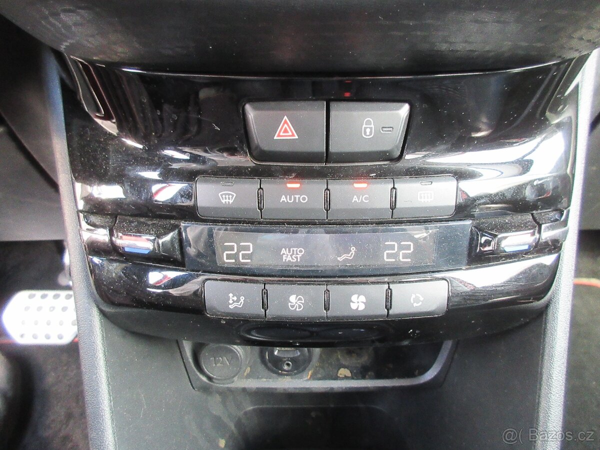 Peugeot 2008 1.2 PureTech 110 SS GT Line A/T - 15