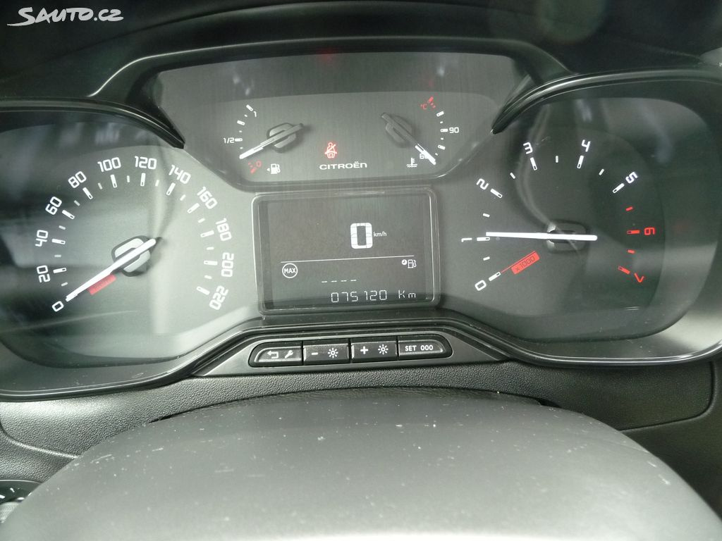 Citroen C3 1.2i Purotech Supreme po 1.majiteli - 15