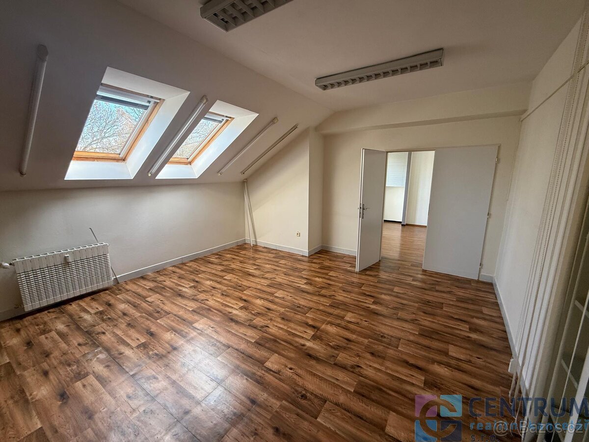 Pronájem komerčních prostor v Jablonci nad Nisou - 15