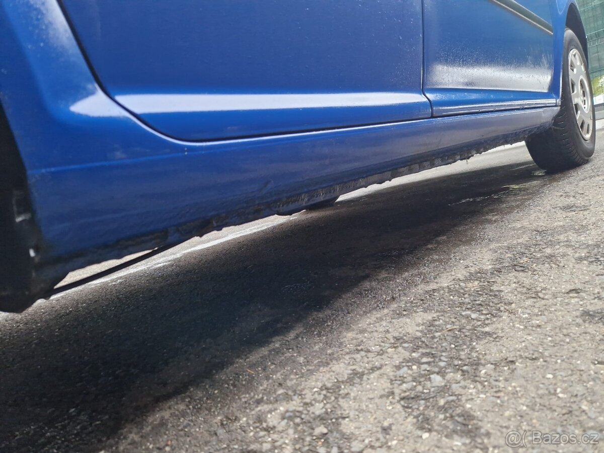 Vw GOLF 1.4 16V benzín - 15