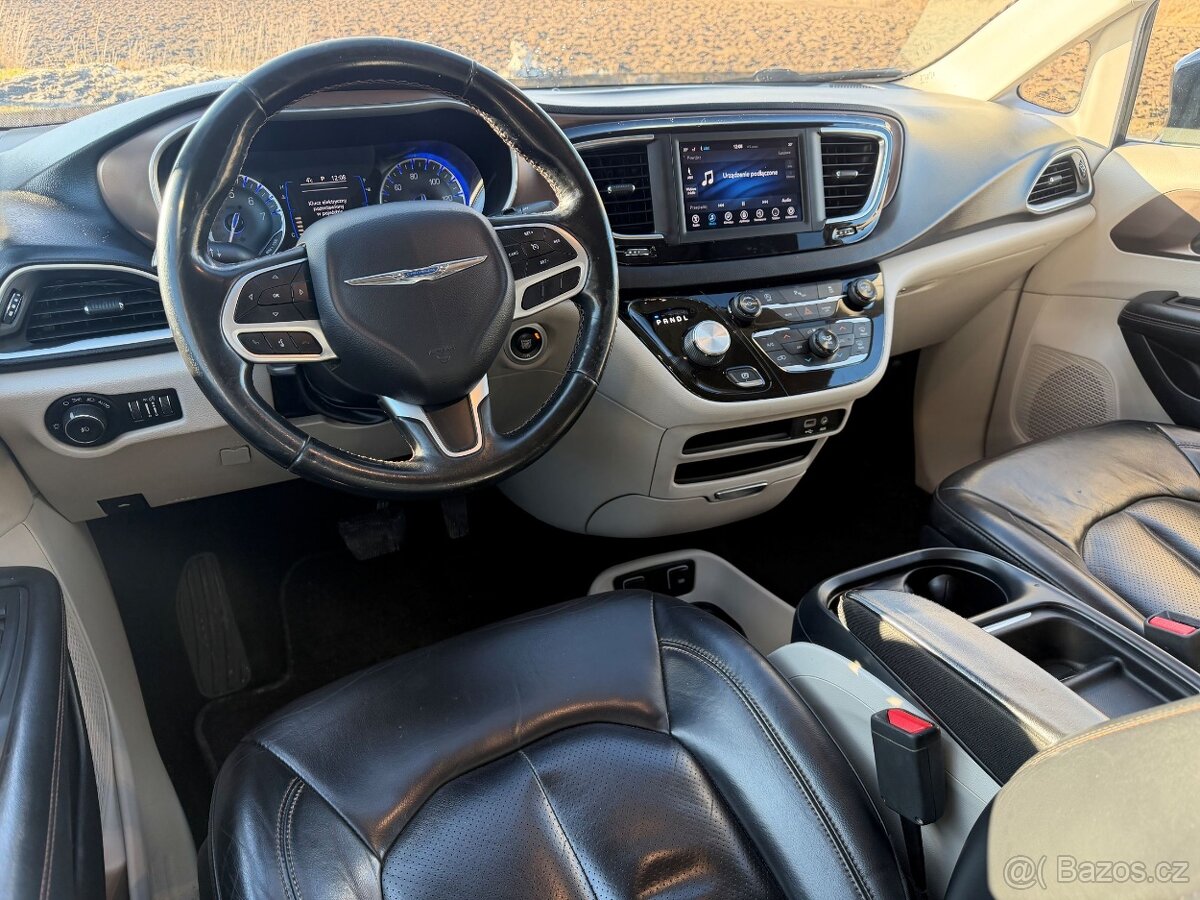 Chrysler Pacifica 3,6 Touring L DVD 2018 - 15