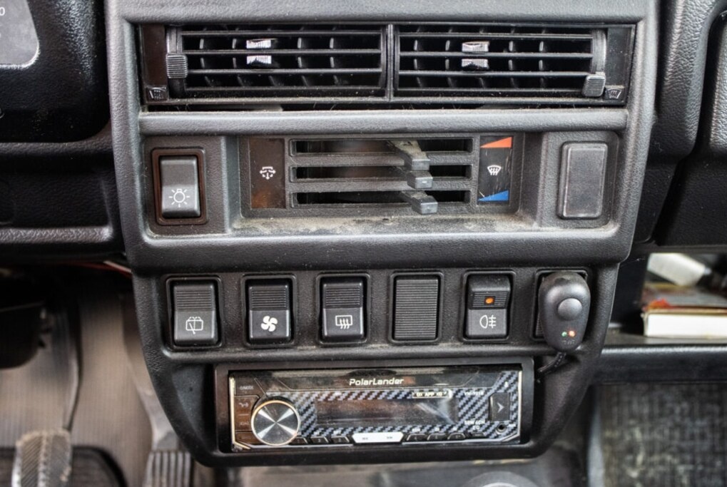 Lada Niva 61kW (2015) - 15