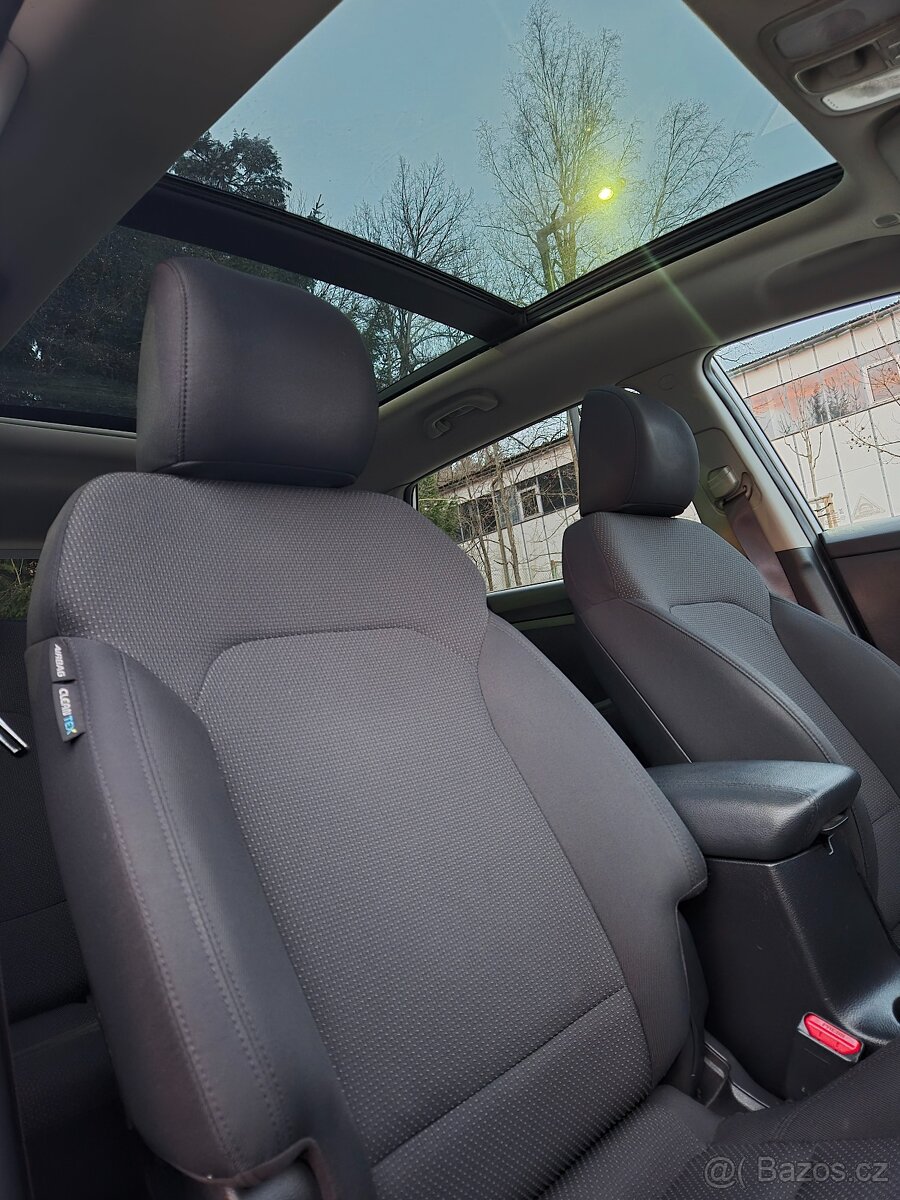 Kia Carens, 1.7crdi. 7-mist. Manual - 15