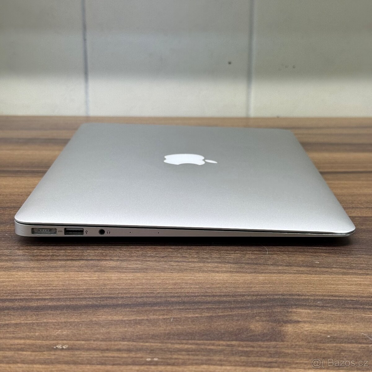 Apple MacBook Air 13” (A1466, Early 2015) – i5 / 8GB RAM / - 15