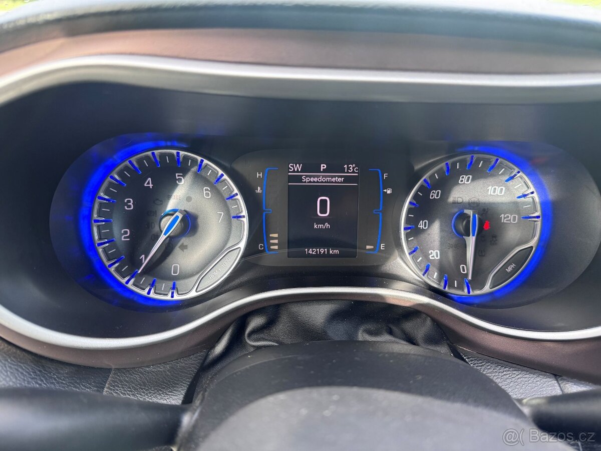 Chrysler Pacifica 3,6 RU Touring L 8 míst 2017 - 15