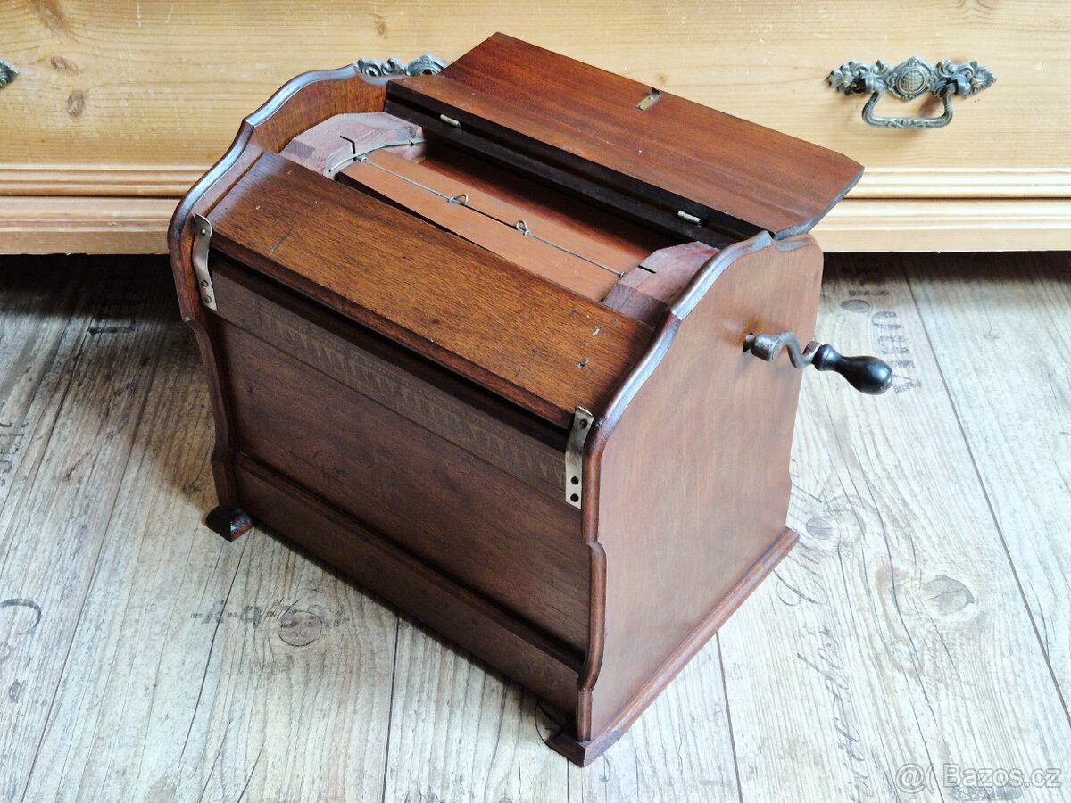 Starožitný hrací stroj, flašinet, The Mechanical Orguinette - 15
