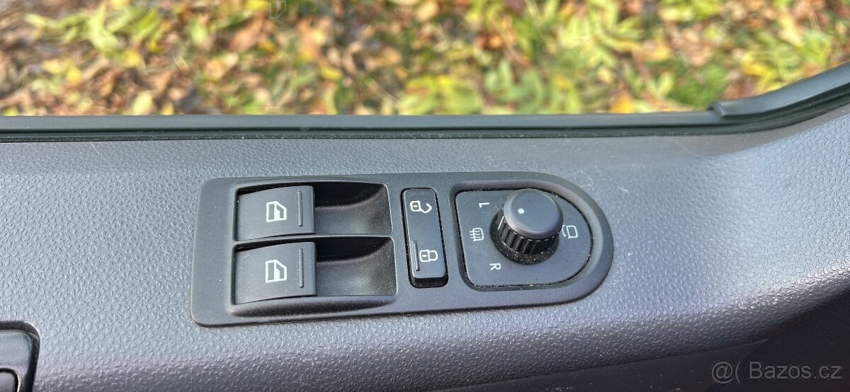 Vw T5 Multivan 2,0 TDi 103kw M6 Specia - 15