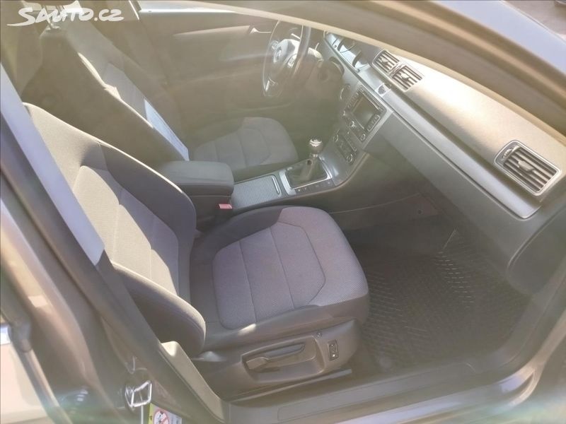 VW Passat LIMUZÍNA 1.4 TSi 90kW r.v. 12/2010, naj. 192.235km - 15