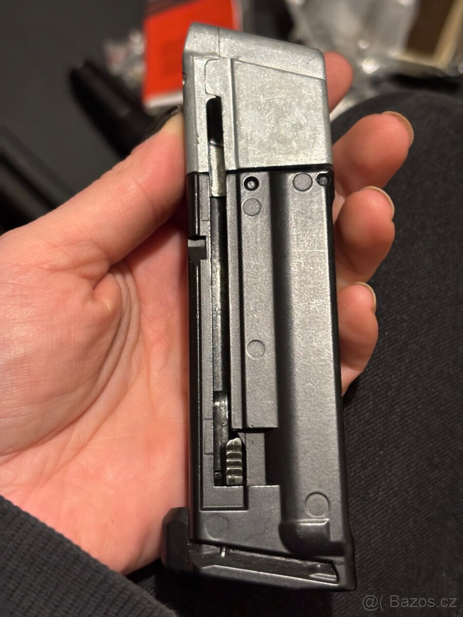 Taktická vesta + WADSN světlo + CO₂ zásobník set - 15