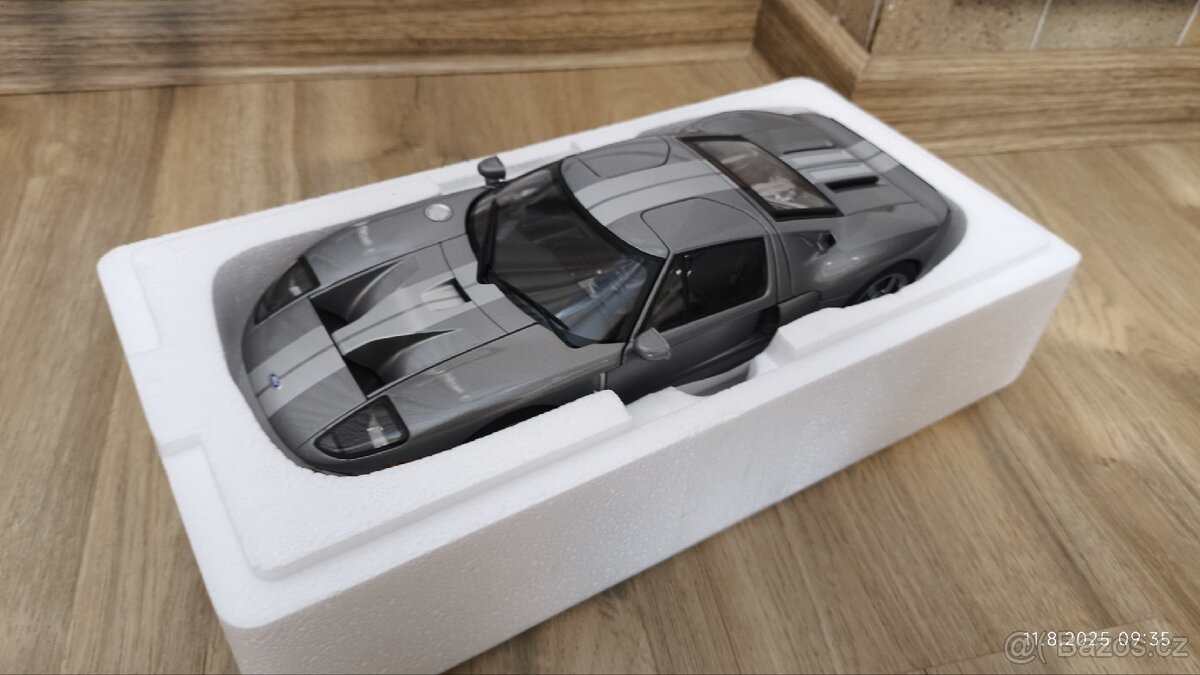 Model Ford GT 2004 1:18 Autoart ( 73025 ) - 15