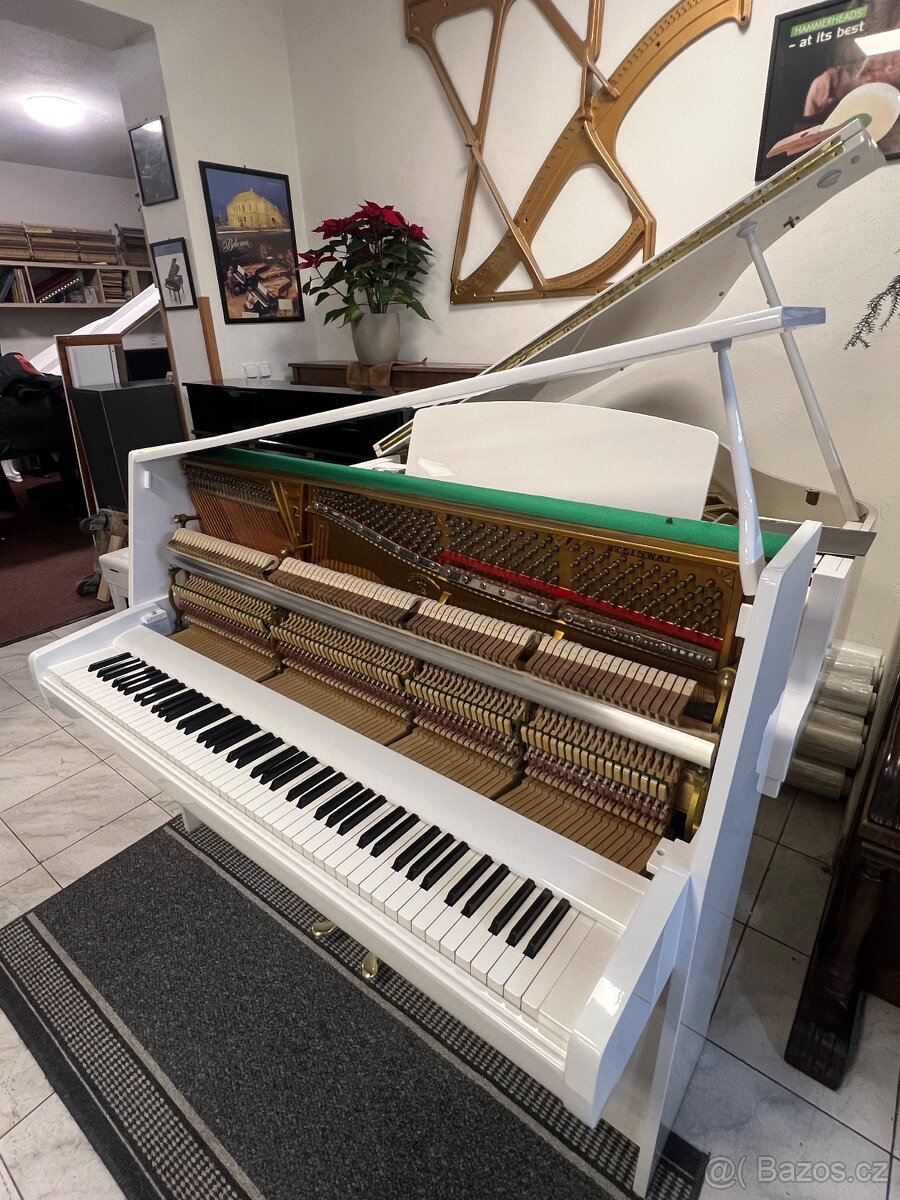 STEINWAY & SONS mod. Z 114 se zárukou 5 let, doprava zdarma - 15