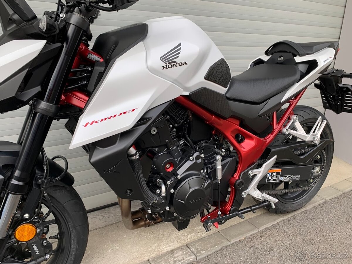 Honda CB 750 Hornet 35kW NOVÝ MODEL - 15