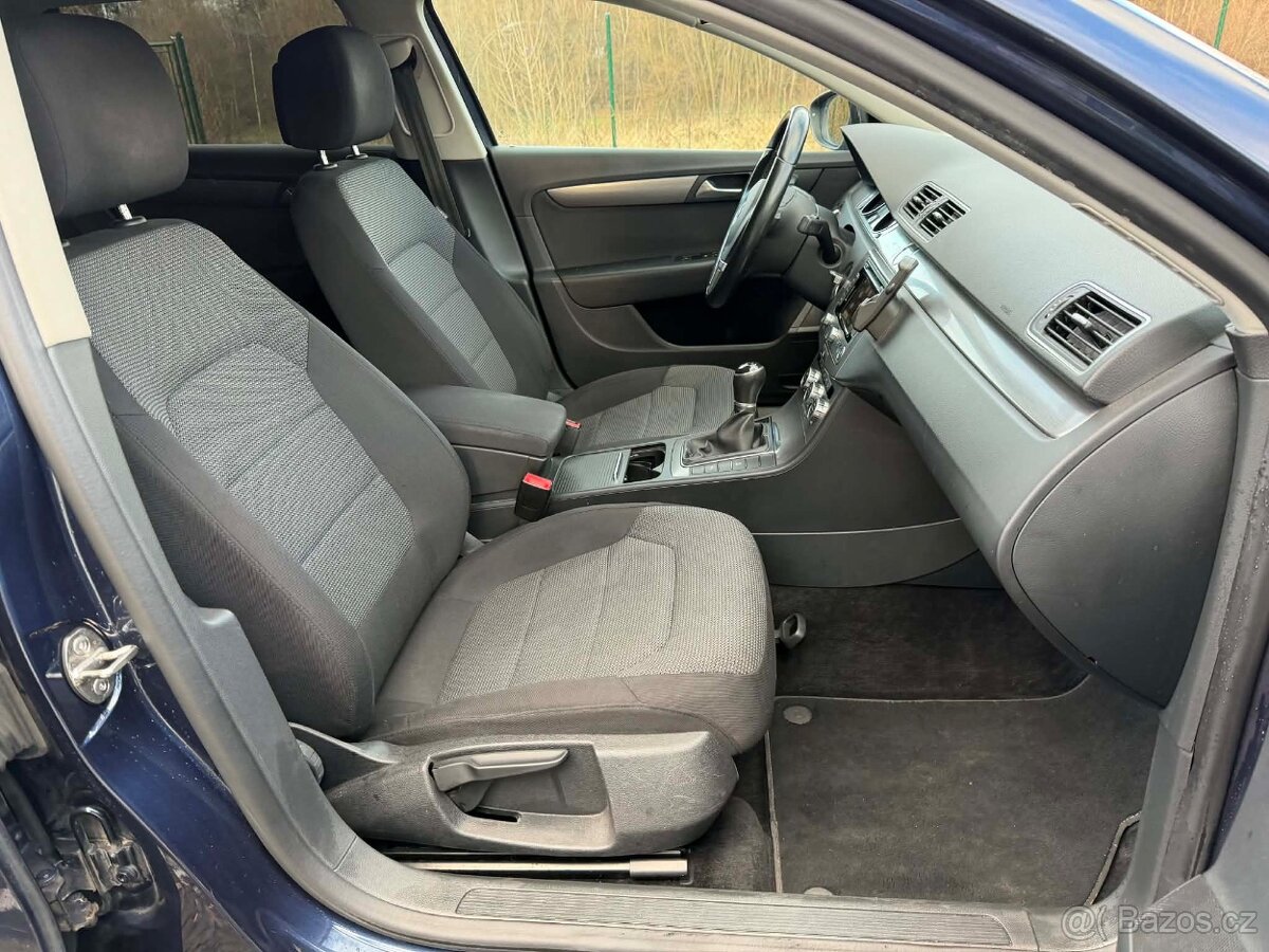 VW Passat B7 Highline 2.0TDi 103kw r.v. 2014 manuál tažné - 15