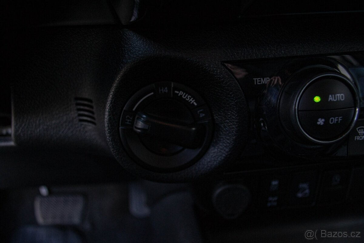 Toyota Hilux DC 2.8 I D-4D Invincible 4x4 A/T - 15