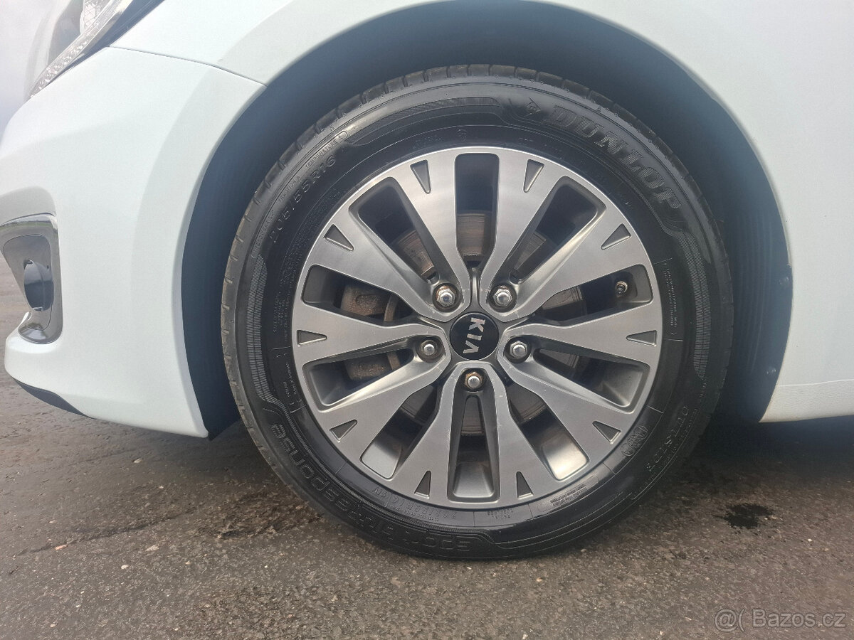 Kia Ceed 1.6CRDi 100kW,digi klima,tažné zařízení - 15