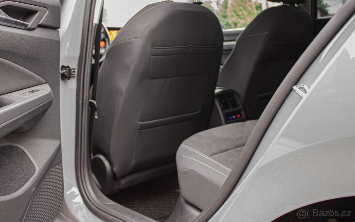 Volkswagen Golf 1.5 TSI ACT Style - 15